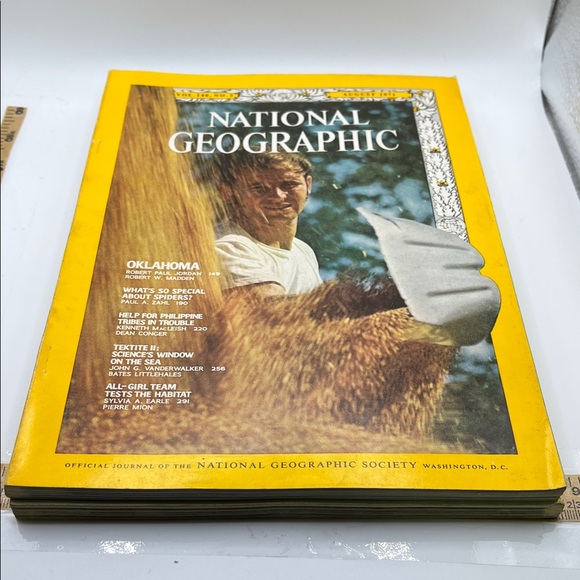National Geographic Magazine Collection - Picture 4 of 11